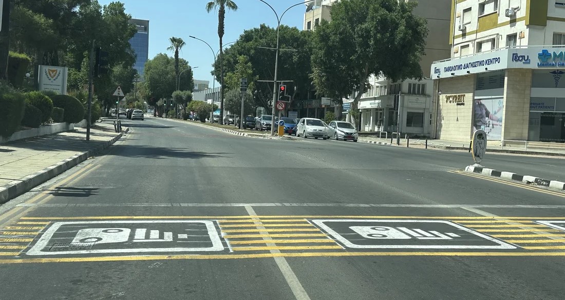 На Кипре одобрили новую систему штрафов за проезд на красный сигнал светофора