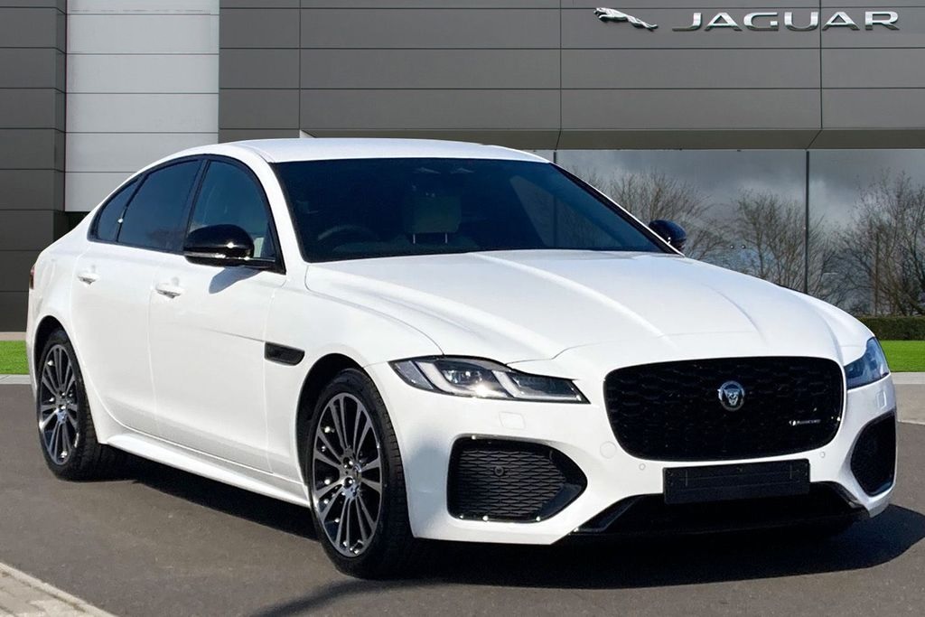 Обновленный Jaguar XF представили в Нью-Йорке