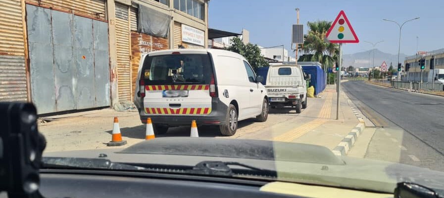 В мобильных фургонах с камерами контроля скорости на Кипре установят проблесковые маячки