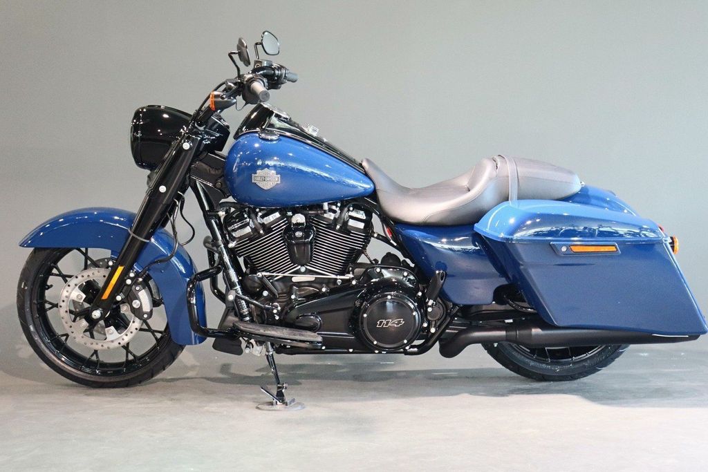 Harley davidson deals road king 114