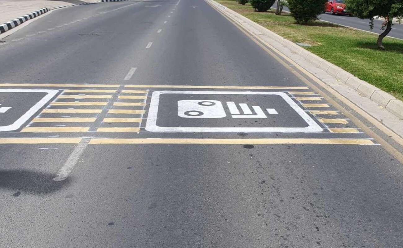 На дорогах Кипра появился новый вид разметки