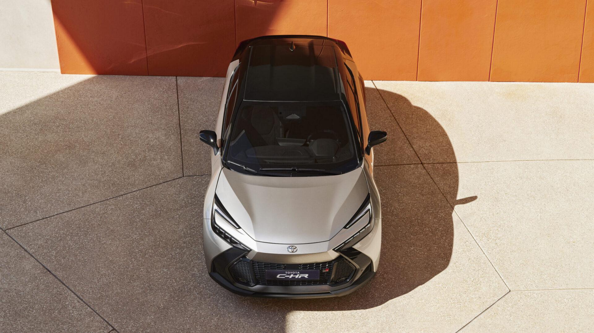 Toyota провела мировую премьеру нового поколения Toyota C-HR