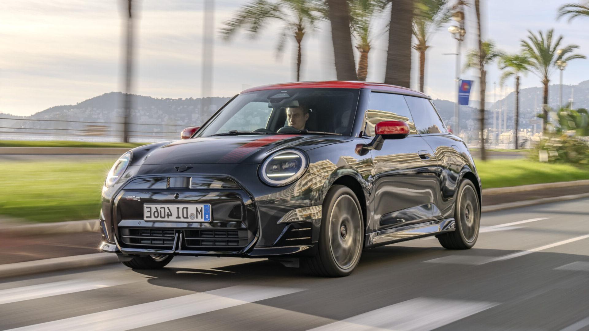 Электрический MINI Cooper SE получил спортивную версию John Cooper Works