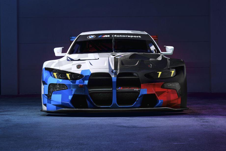 В BMW представили новую M4 GT3 для гонок