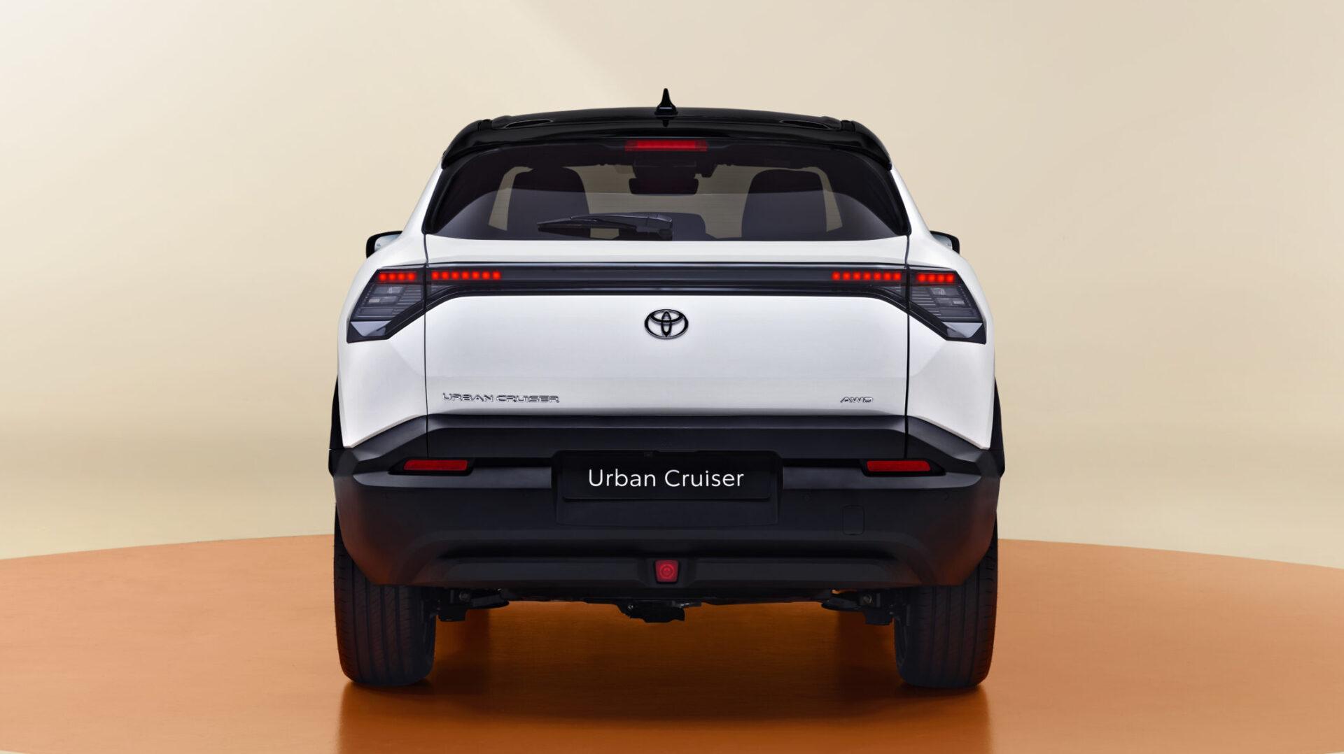 Toyota представила новый электрический кроссовер Urban Cruiser