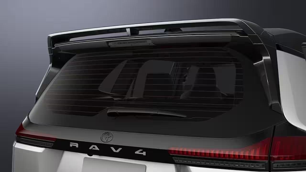 Новый Toyota RAV4 PHEV 2026: 150 км на электротяге и спортивная версия GR Sport