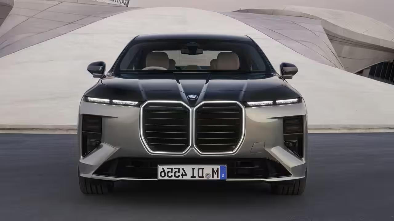 BMW представила седан 7-Series нового поколения с дизайном Neue Klasse