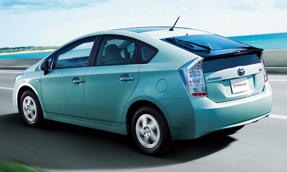 На Кипре растет популярность гибридных и электрических авто