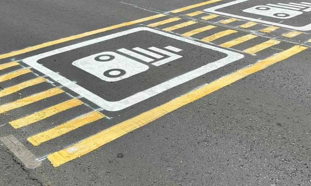 Новая градация штрафов за пересечение белых линий на светофорах с камерами вступит в силу в 2026 году