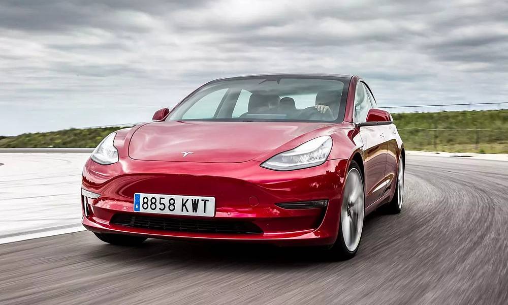 Tesla представит обновленную Model 3 в 2023 году