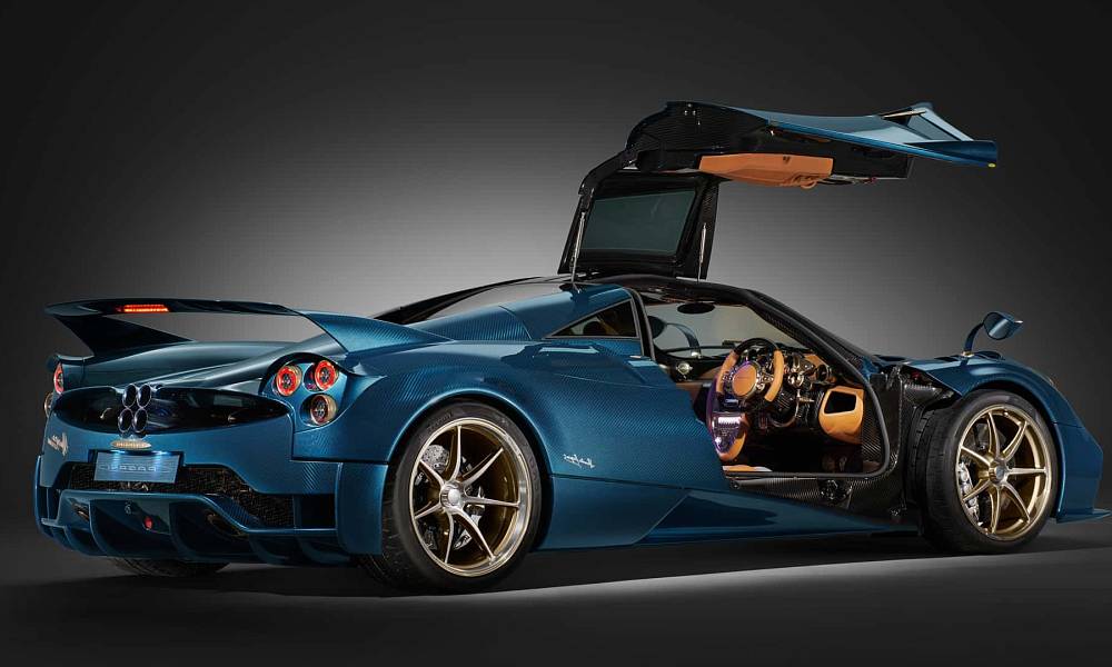 Pagani показала уникальный гиперкар Huayra Epitome с механической трансмиссией