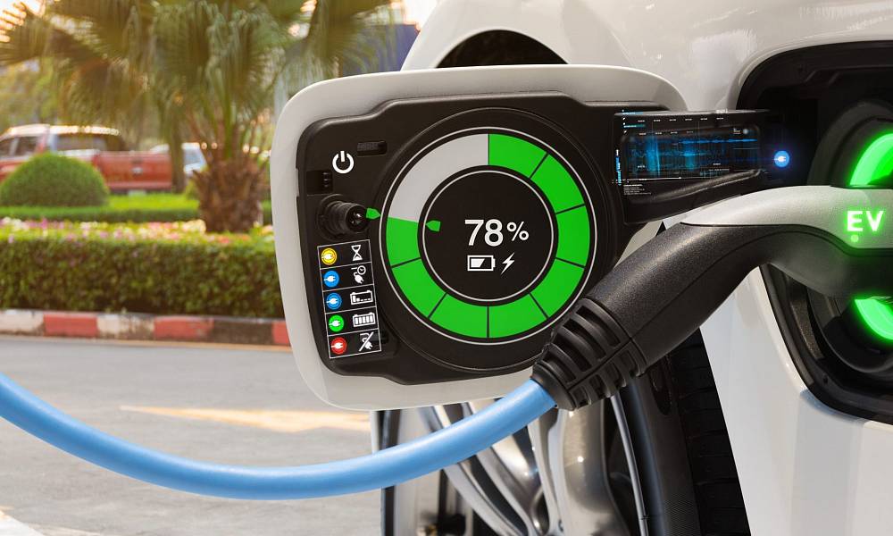 В деревне Атиену в районе Ларнаки установили новую зарядную станцию