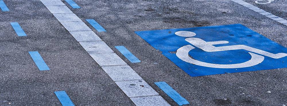 На Кипре не будут повышать штраф за незаконную парковку на инвалидных местах