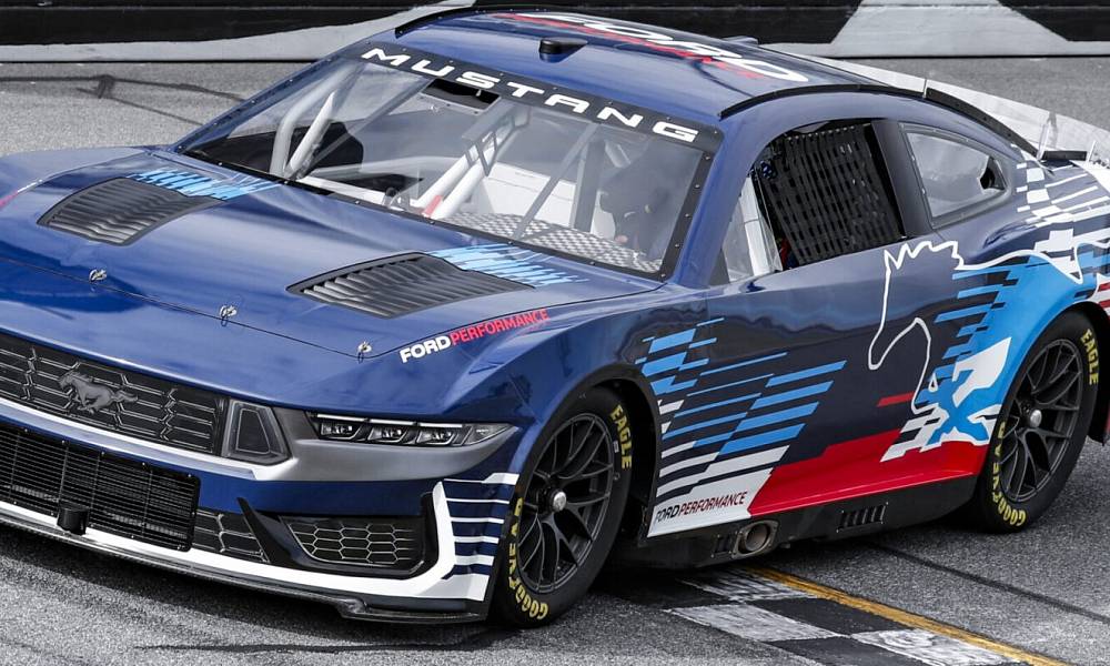 Ford представил новый гоночный Mustang
