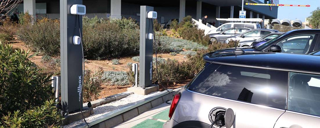 Зарядки для электромобилей в Никосии отключат на неделю