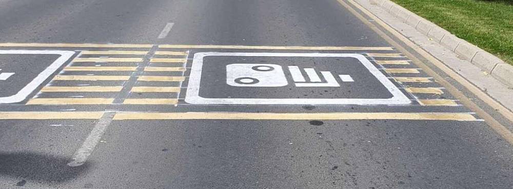 На дорогах Кипра появился новый вид разметки