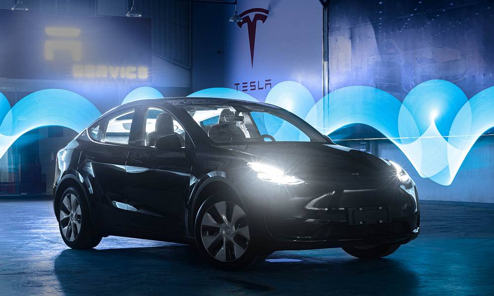 Компания Tesla выпустила дешевую версию Model Y