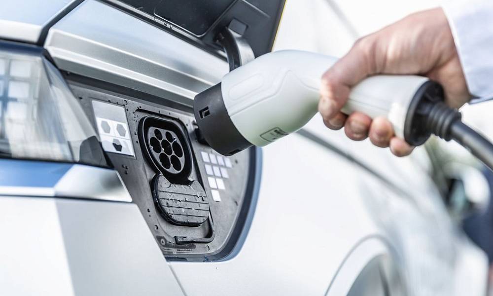 Электромобили стремительно завоевывают Кипр