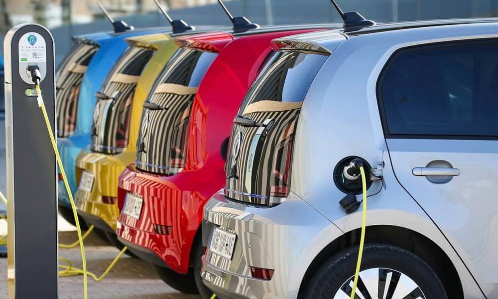 Жители Кипра завалили Министерство транспорта заявками на покупку электромобилей