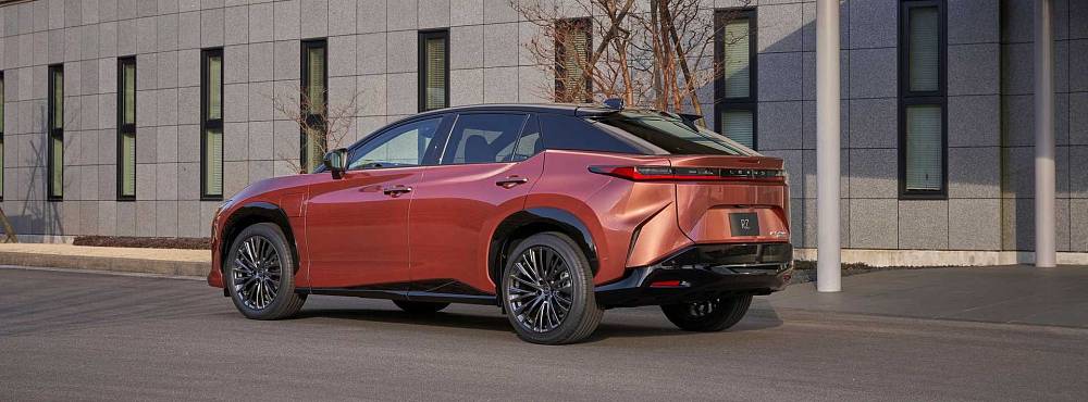 Lexus RZ 450e Takumi: новый шикарный электрический внедорожник