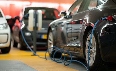 На Кипре начали штрафовать за парковку на местах для зарядки электрокаров