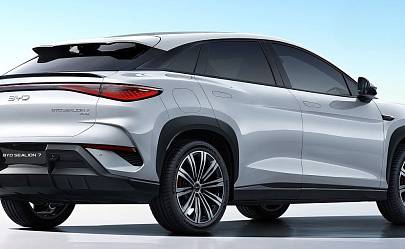 BYD обгоняет Tesla: китайский автогигант выходит на первое место в мире по продажам электромобилей