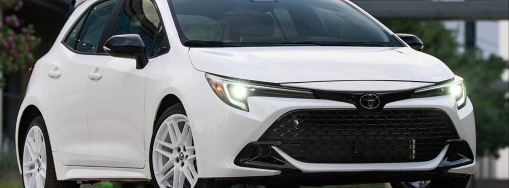 Toyota представила обновленную Corolla