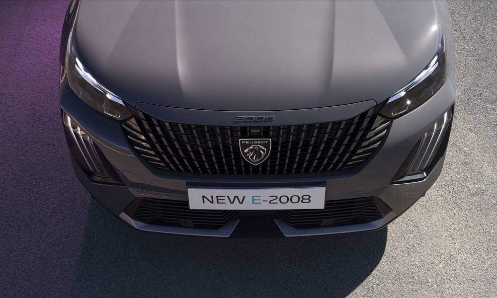 Компания Peugeot представила обновленный кроссовер Peugeot 2008