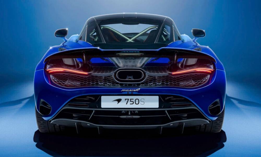 Суперкар McLaren 750S получил эксклюзивную версию Spectrum Theme