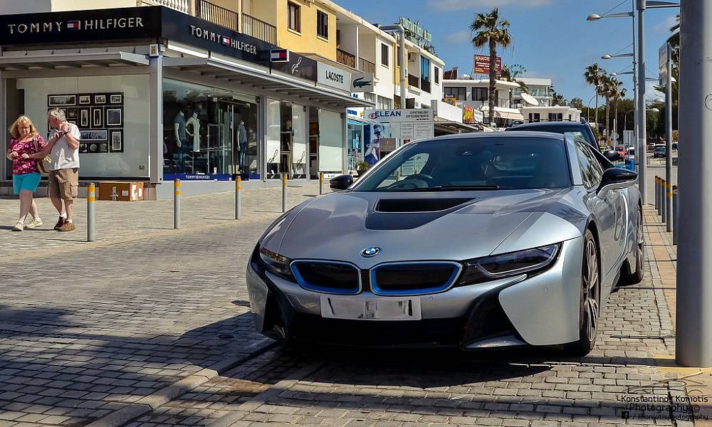 Владельцы люксовых авто на Кипре уклоняются от налогов