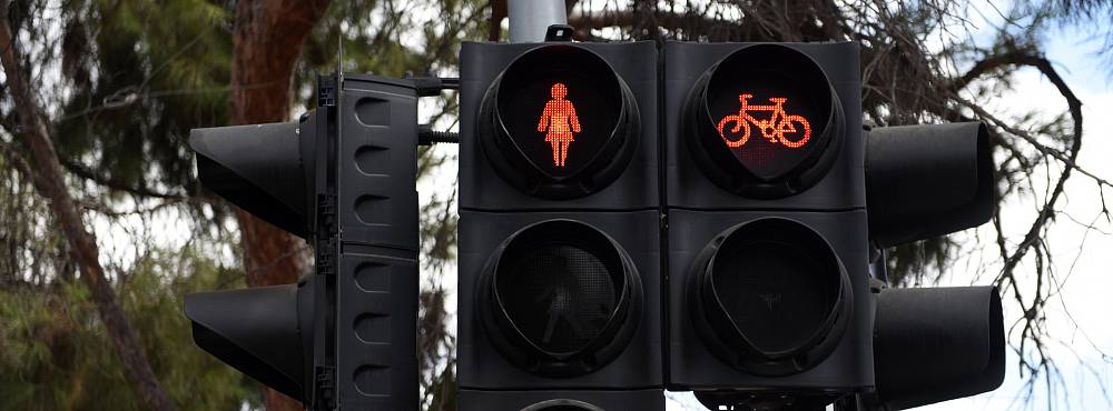 На Кипре появятся женские силуэты на светофорах
