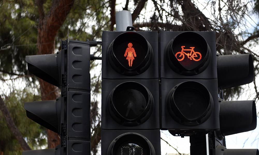 На Кипре появятся женские силуэты на светофорах