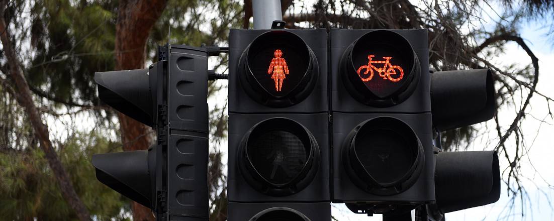 На Кипре появятся женские силуэты на светофорах