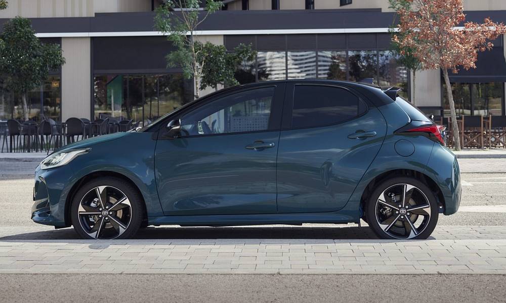 Toyota показала обновленный Yaris