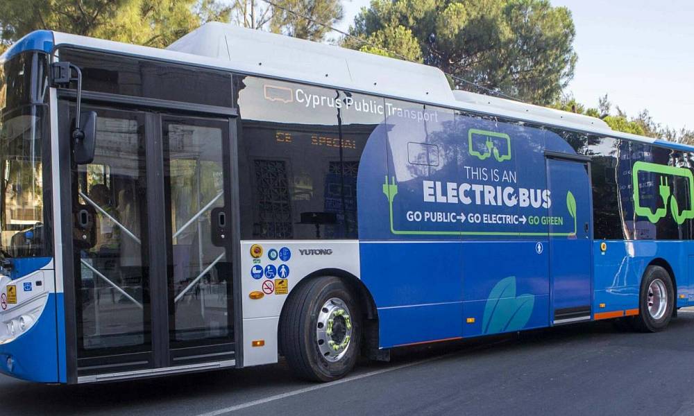 По Лимассолу начали курсировать электробусы