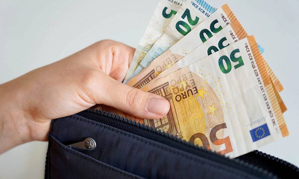 Власти Кипра возобновляют прием заявок на субсидии для покупки подержанных электромобилей