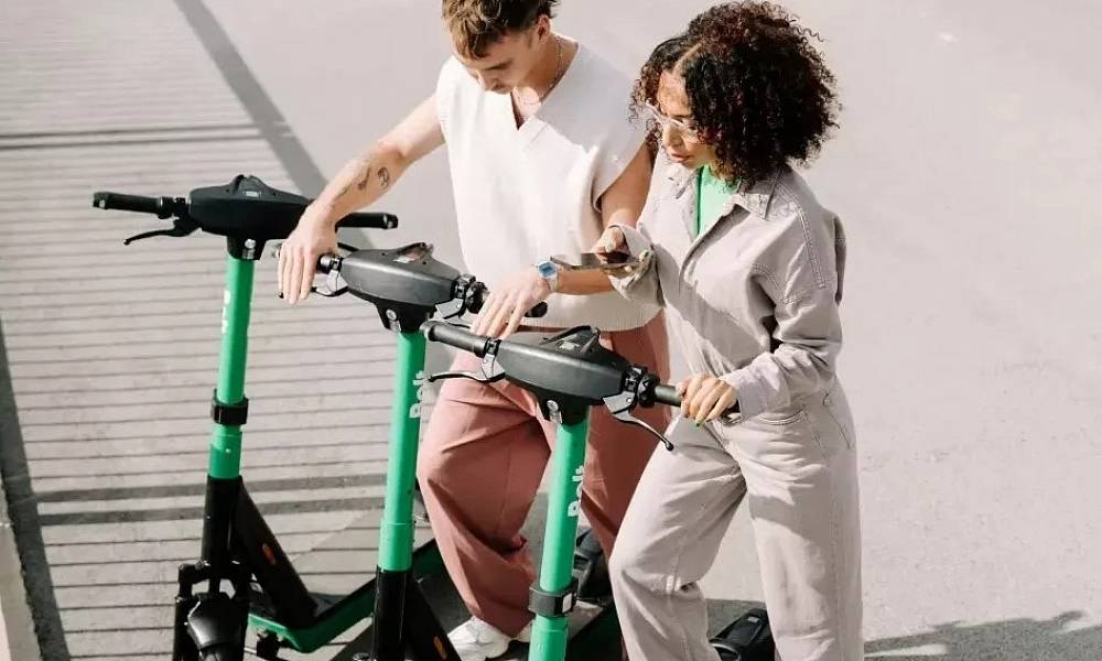 На Кипре подросткам хотят запретить пользоваться электровелосипедами и электросамокатами