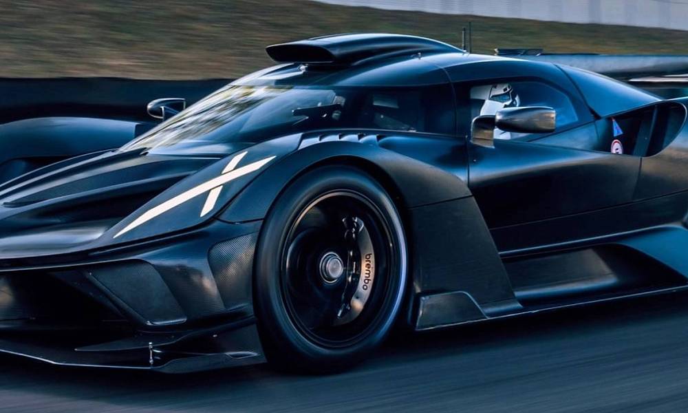 Bugatti показала новый гиперкар Bolide