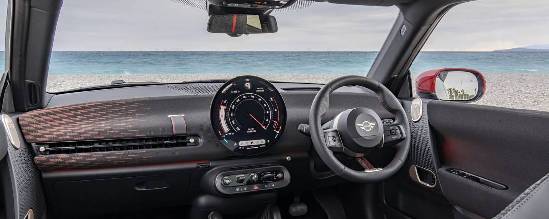 Электрический MINI Cooper SE получил спортивную версию John Cooper Works