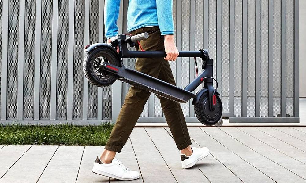 Министерство транспорта Кипра напомнило о правилах езды на электросамокатах и скутерах