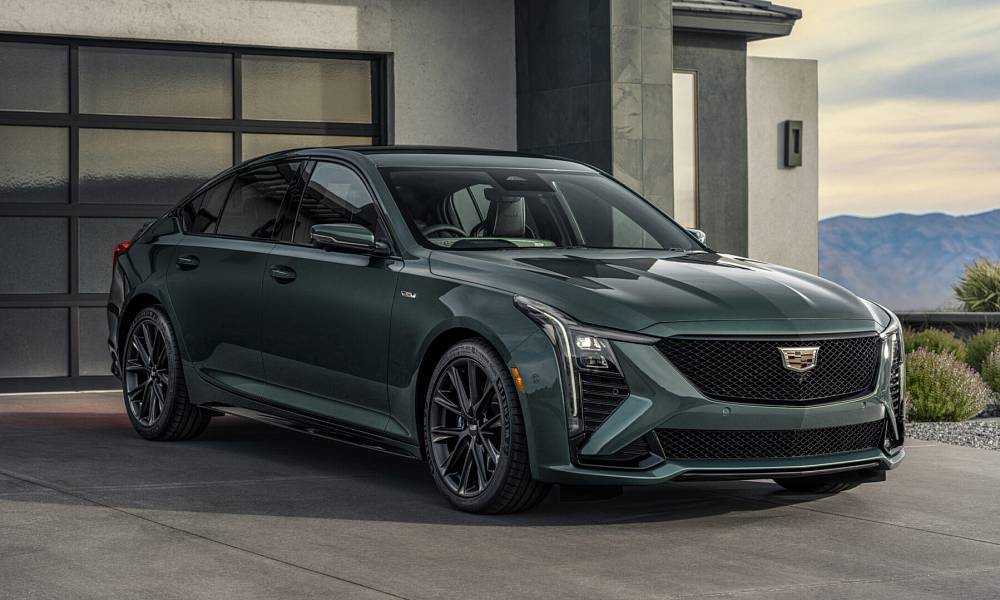 Cadillac презентовал обновленные седаны CT5-V и CT5-V Blackwing