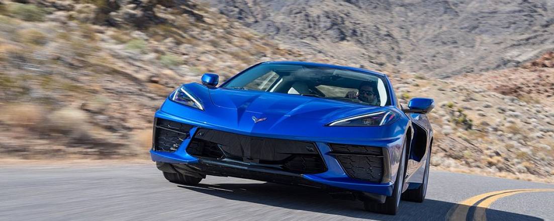 Chevrolet полностью обновил интерьер Corvette C8