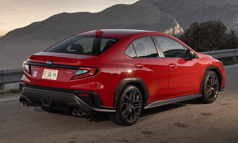 Представлен обновленный седан Subaru WRX