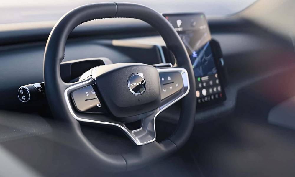 Компания Volvo произвела самый безопасный электрокроссовер в мире