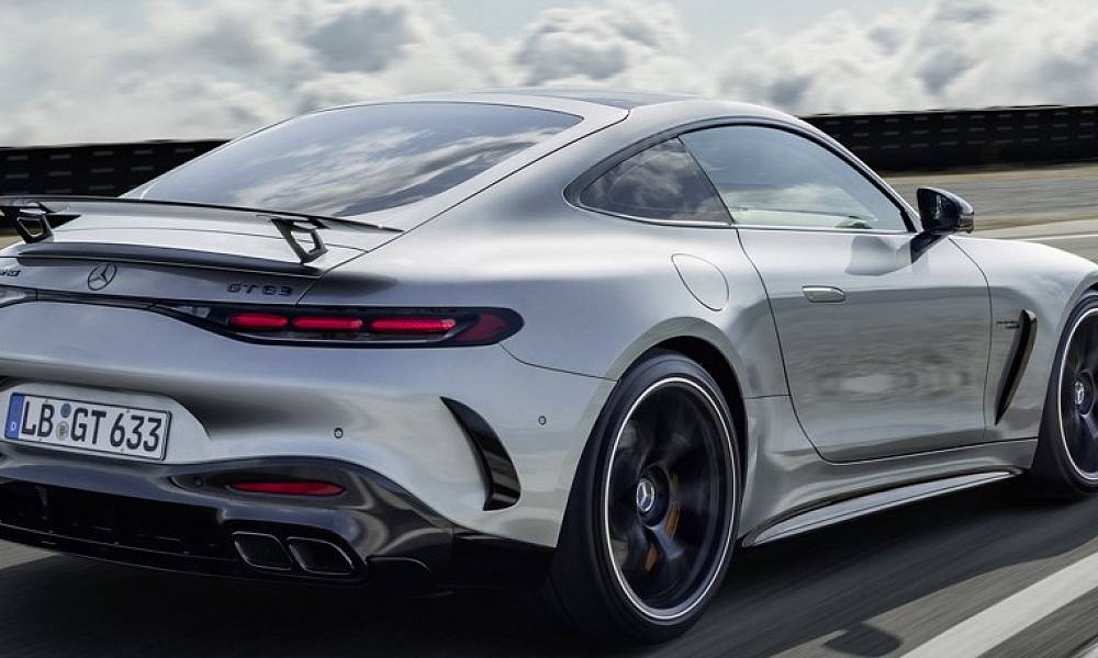 Новое купе Mercedes-AMG GT: второй ряд сидений и полный привод уже в базе