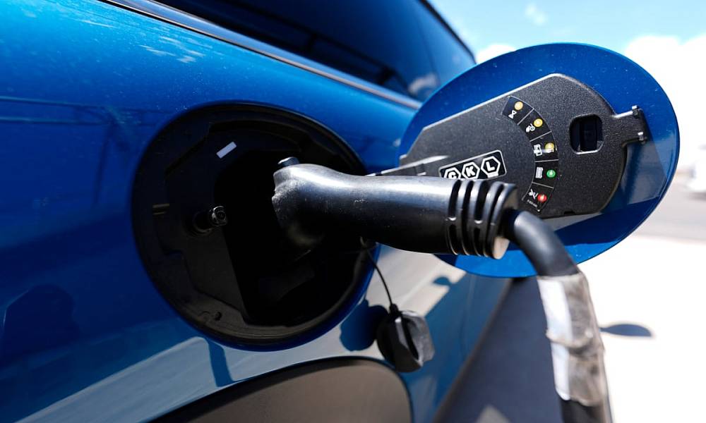 Муниципалитет Никосии дарит водителям электромобилей скидку в размере 20% на паркинг