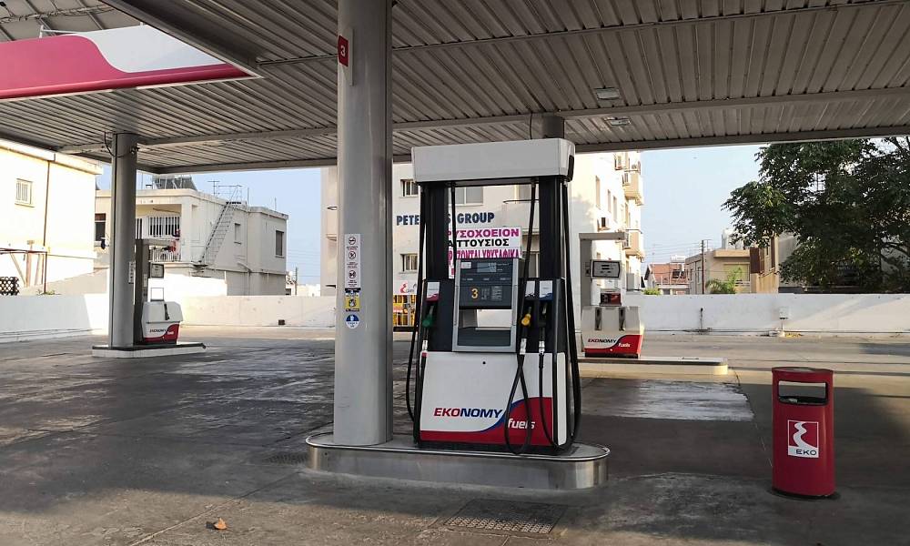 Цены на топливо на АЗС Кипра упали до январского уровня