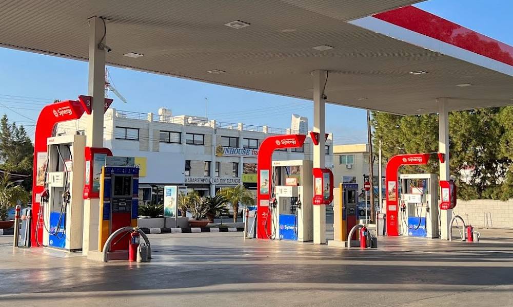 Как правильно заправлять автомобиль на Кипре