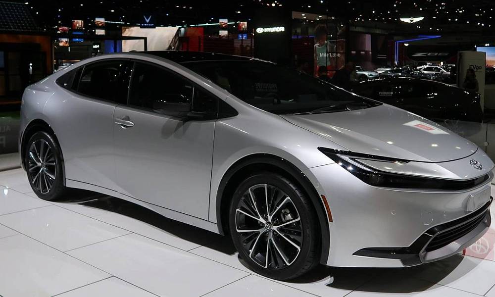 TOP-15 Best Electric Cars and Hybrids of 2022