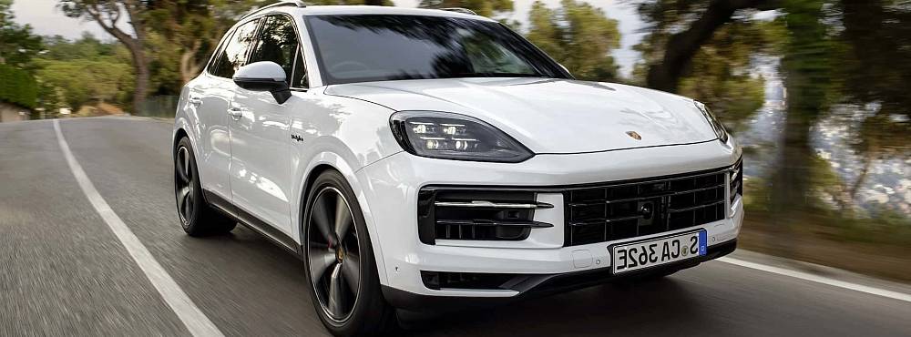 Компания Porsche представила мощный гибридный кроссовер Cayenne S E-Hybrid 2024 года